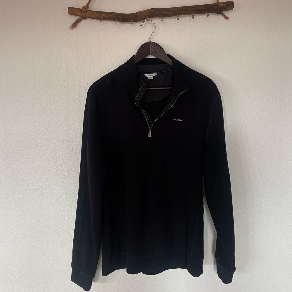 CK black pull over